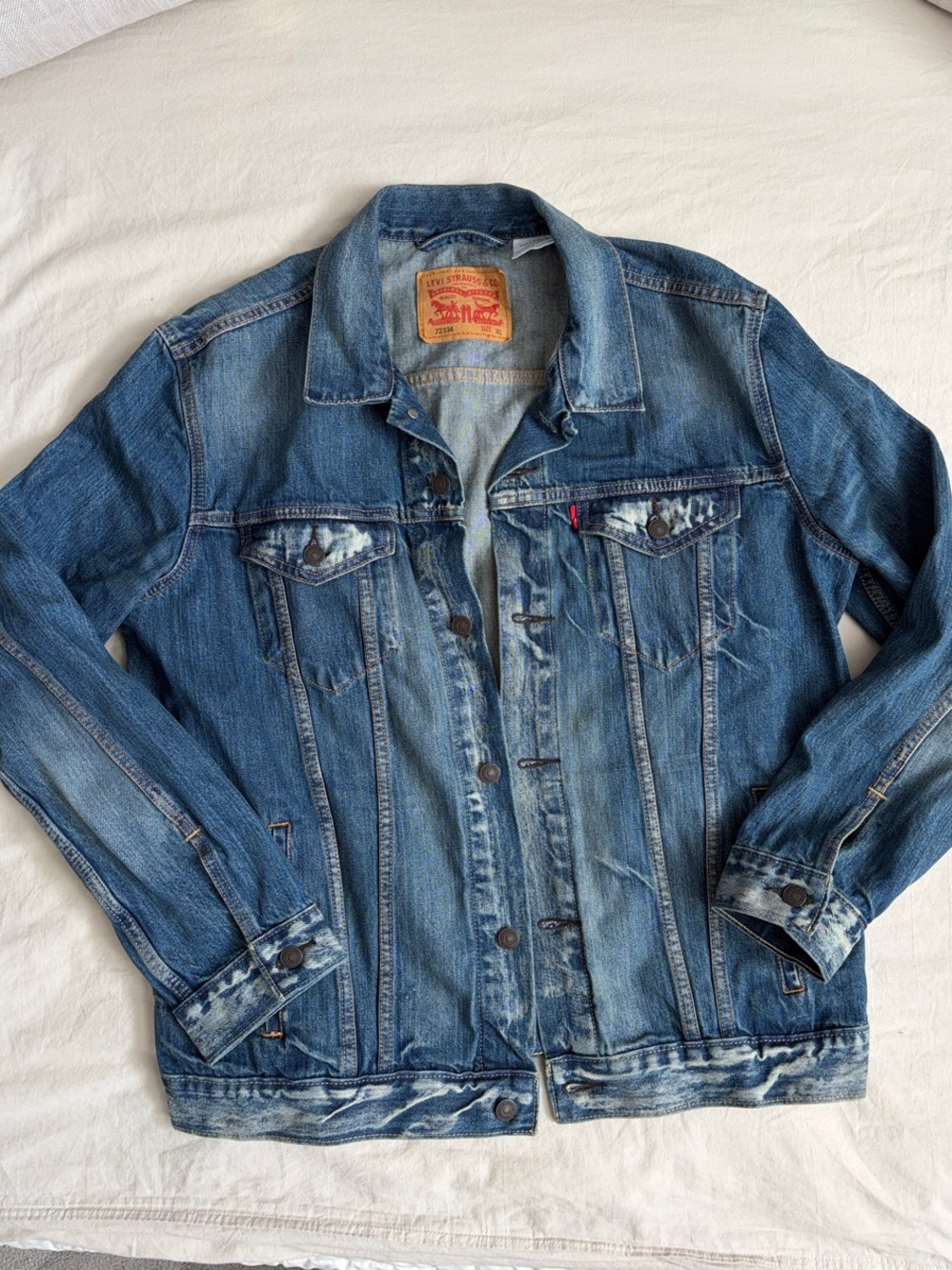 Levi's Blue Distressed Men's Denim Trucker Jacket - sz XL